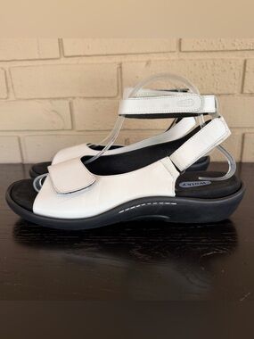 Wolky White Sandals Shoes Womens Size 41 Comfort Walking Adjustable